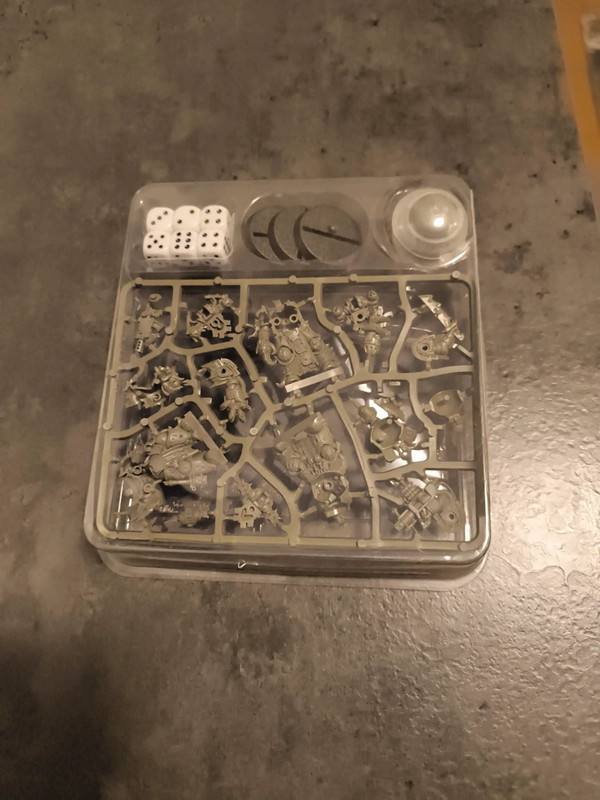 Warhammer 40000 , 3 miniature