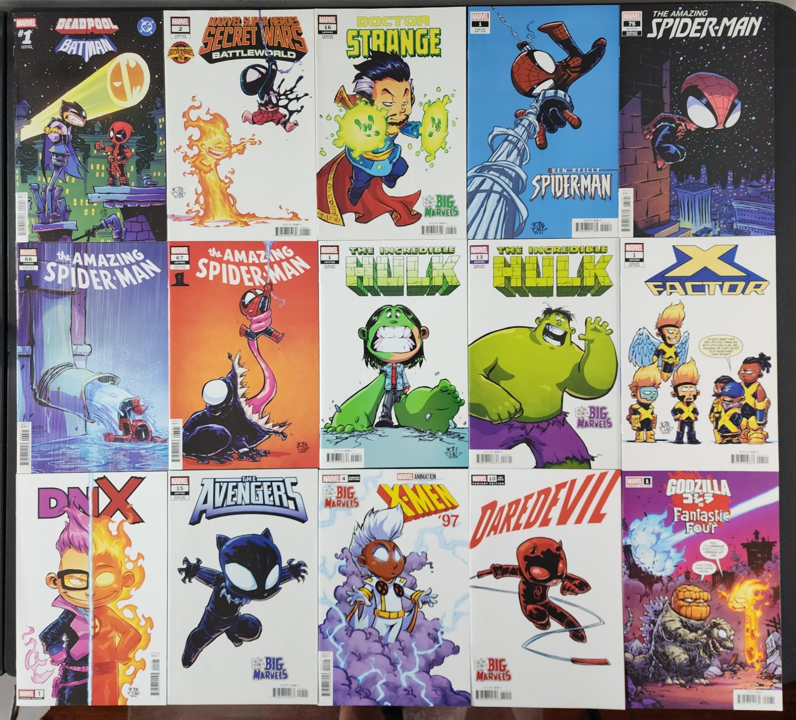Marvel Comics Skottie Young Variant lotto x 15 quasi nuovi (9.4-9.8) Spider-Man, Hulk, DD