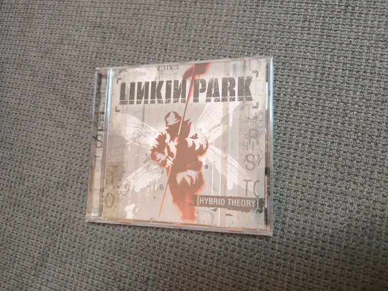 Cd hybrid theory Linkin park
