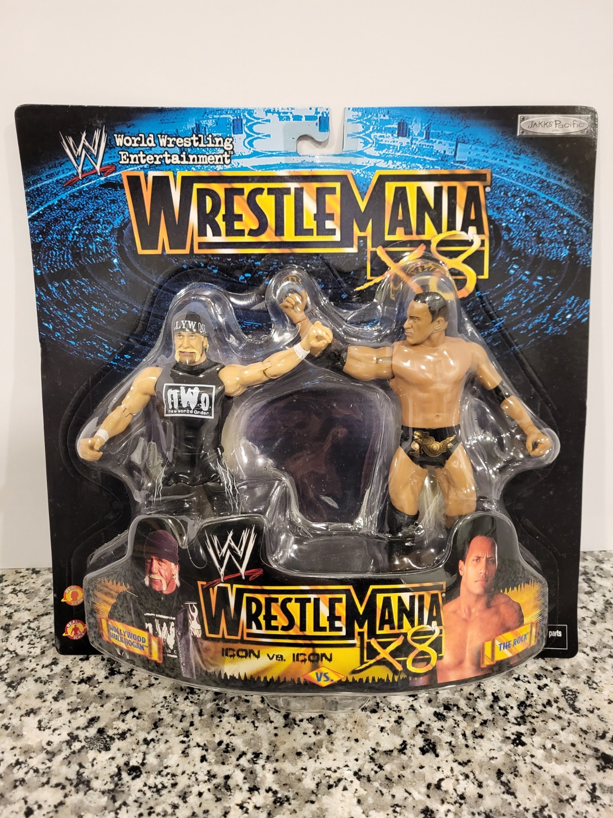 Hulk Hogan The Rock Wrestlemania X8 Icon 2002 WWE Jakks WWF MOC NUOVO