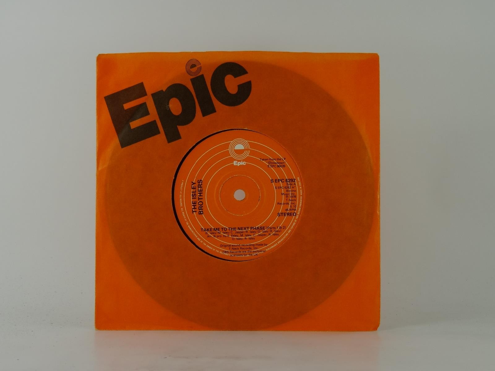 THE ISLEY BROTHERS TAKE ME TO THE NEXT PHASE/LIVIN' THE LIFE (12) 2 Track 7" Sin