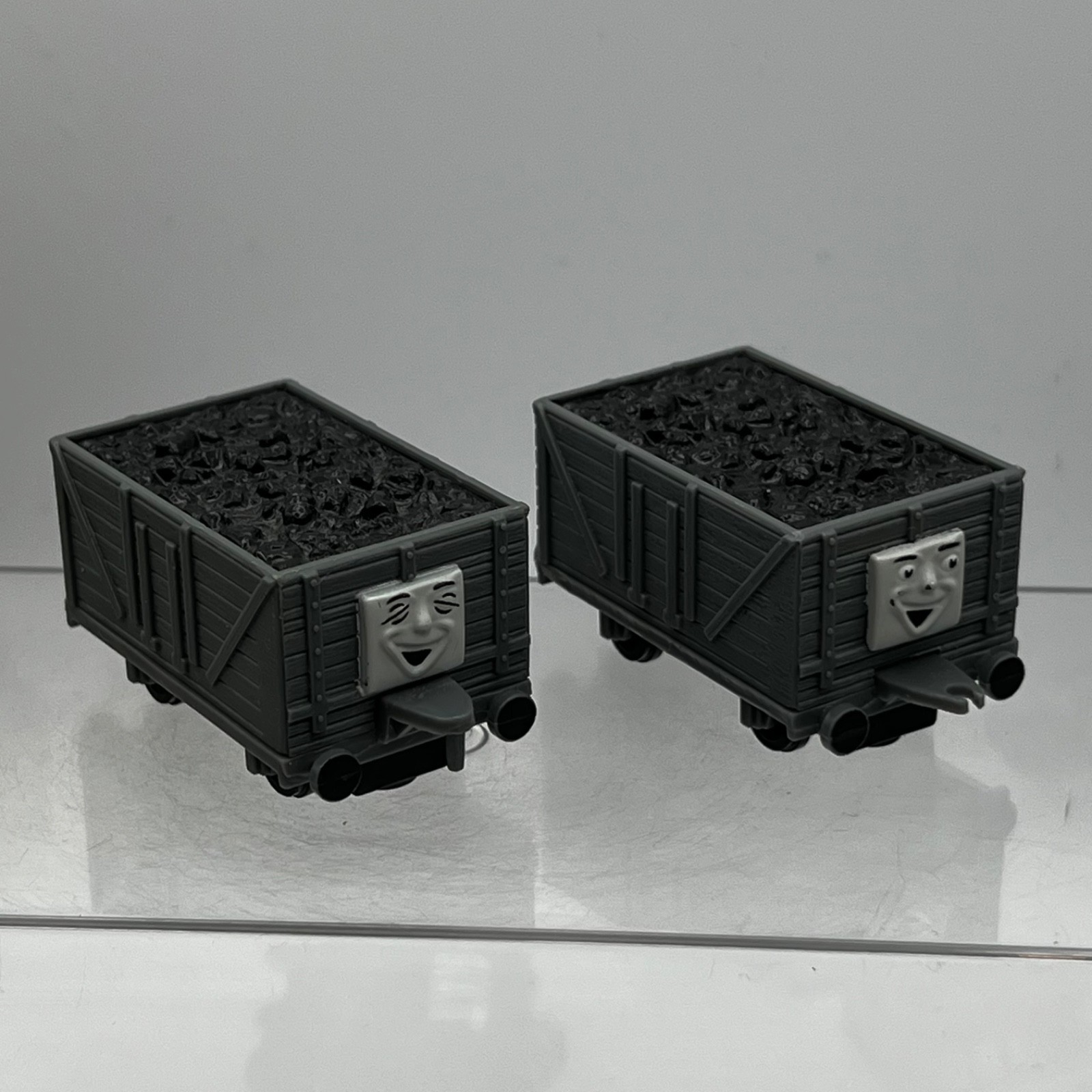Coppia di carri carbone grigi ERTL Thomas & Friends Troublesome Trucks #18