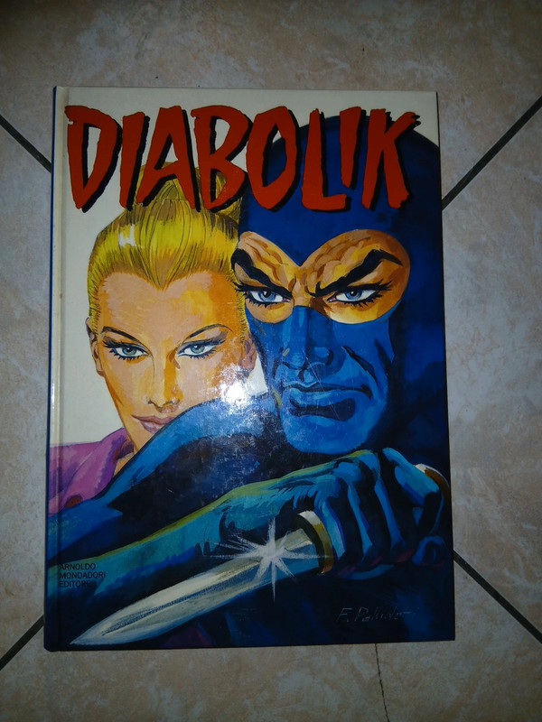 Libro Diabolik del 1993 con 5 storie