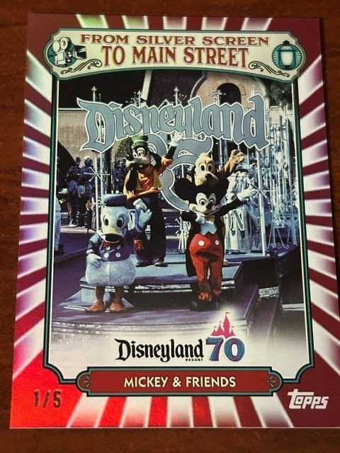 Topps Disneyland 70° Anniversario Topolino e Amici Foil Rosso Raro LE 1 di 5