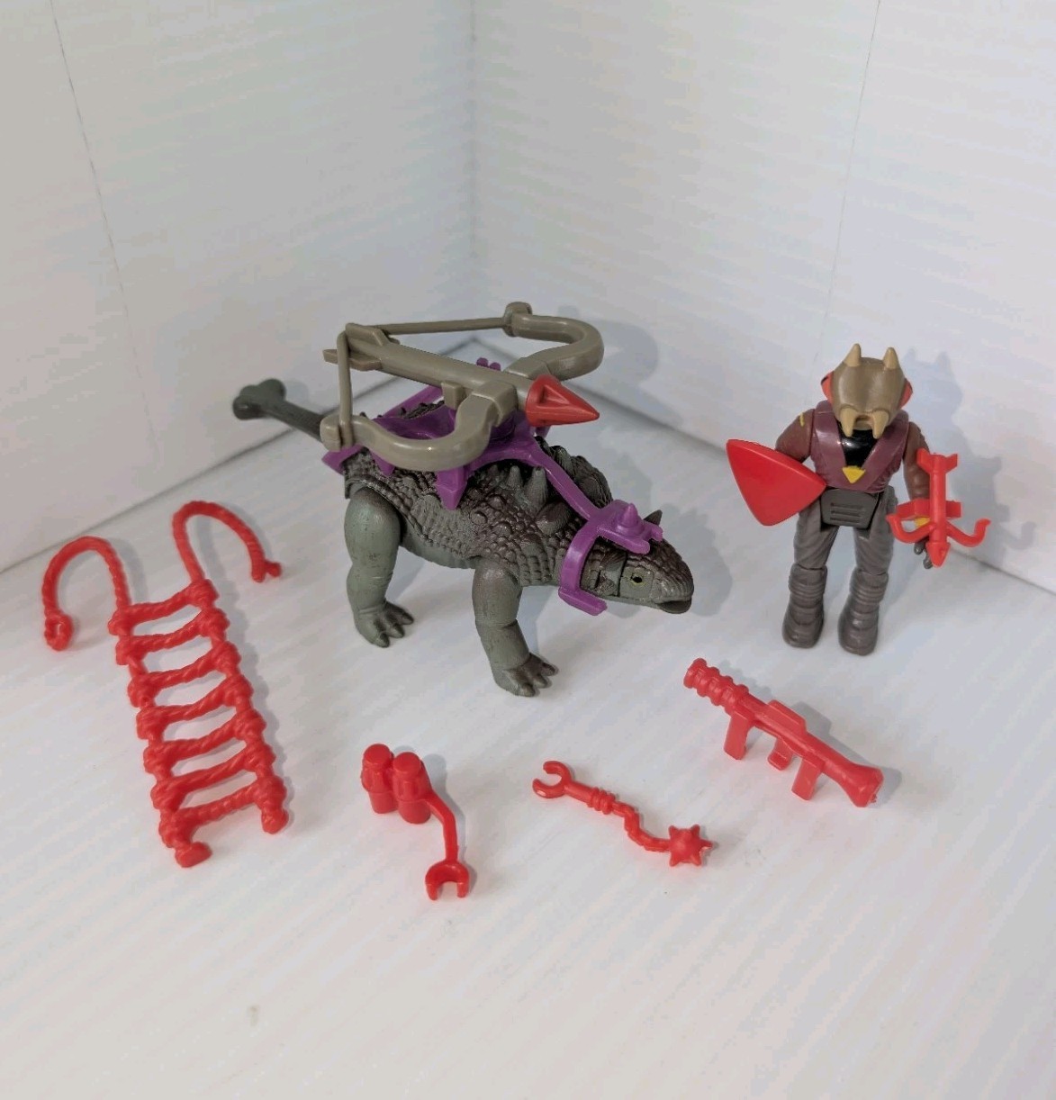 DINO RIDERS Ankylosaurus 100% COMPLETE Sting Figure All Accessories Toy Dinosaur