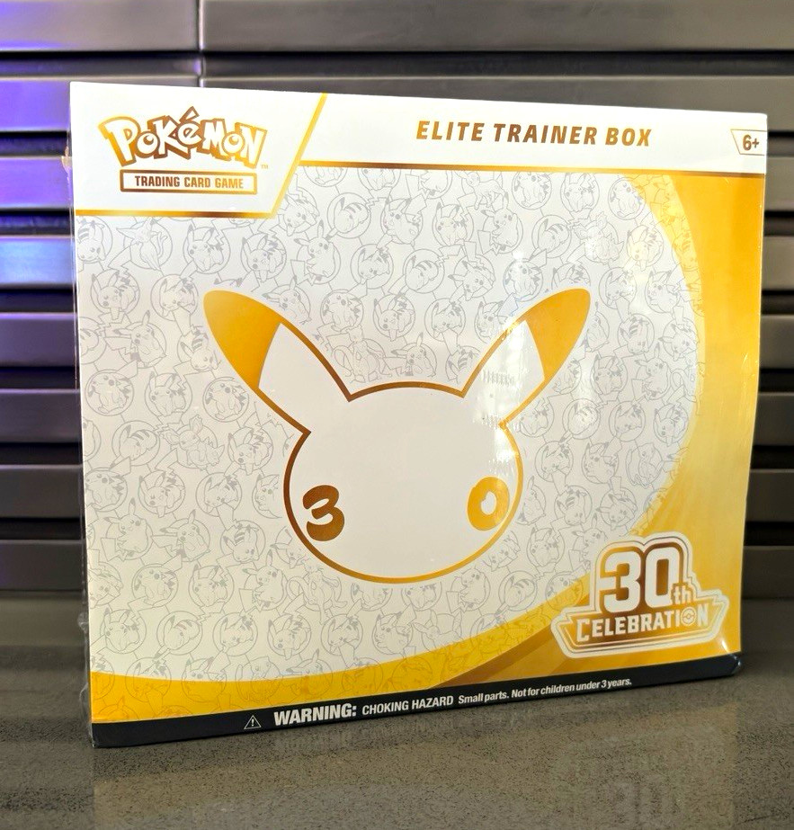 Pokémon TCG 30° Celebrazione Elite Trainer Box Inglese 10-10447-110 - SIGILLATO