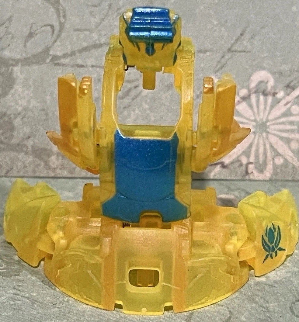 Bakugan Deluxe Training Set Special Attack Edtion Mantid Dragonoid Action Figure