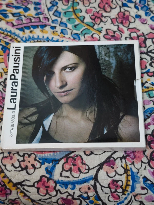 Laura Pausini Edición Especial Resta in Ascolto