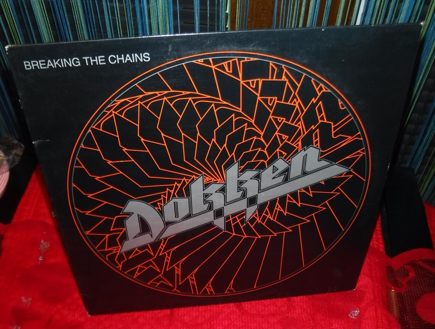 DOKKEN Album BREAKING THE CHAINS Record 1ST PRESSING Lp ORG Vinyl is NM! 1983