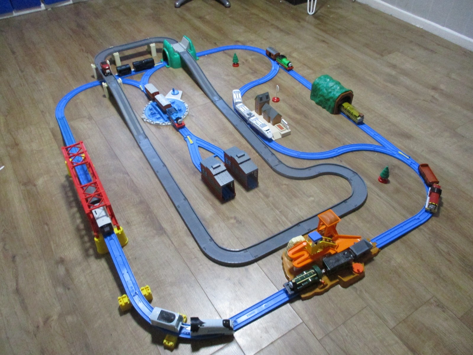 tomy trackmaster thomas the tank engine train set & 10 Thomas battery character