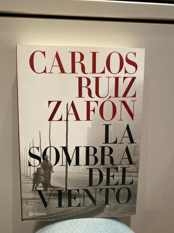 Libro: La sombra del viento. Carlos Ruíz Zafón.