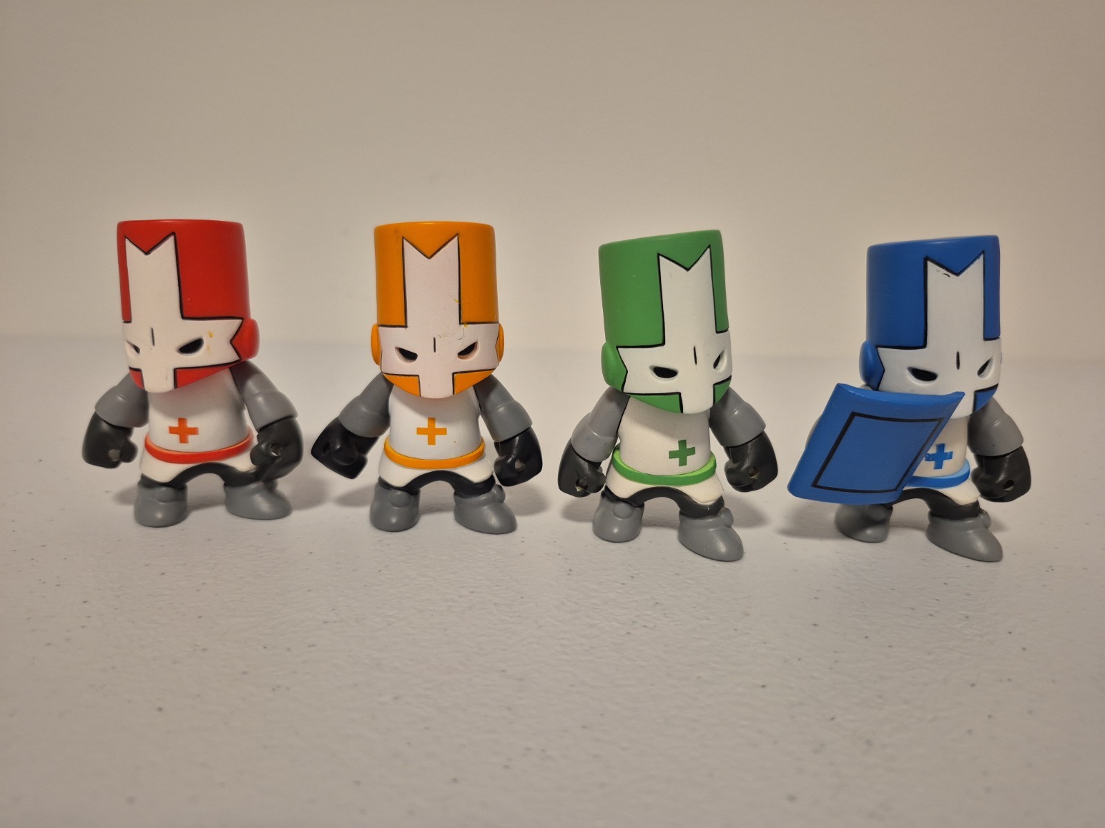 (X4) 2007 Castle Crashers 3" Action Figure Giocattoli Rosso Blu Verde Arancione Behemoth