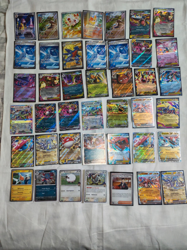 Lotto 42 carte Pokémon