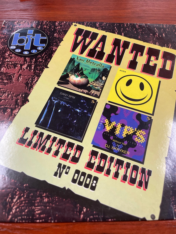 Wanted bit 8 vinilo