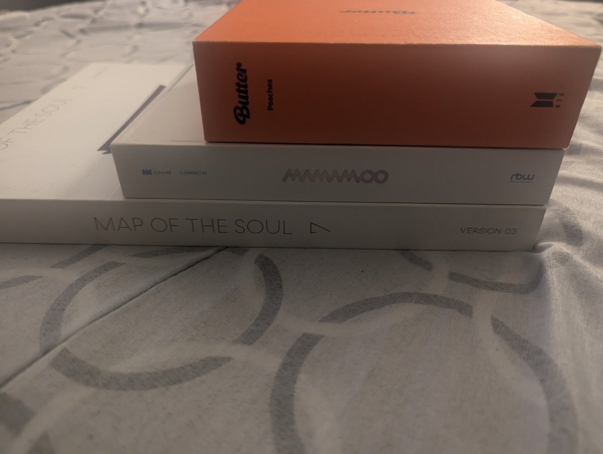 Lot of 3 K-Pop cds (missing some included artwork)