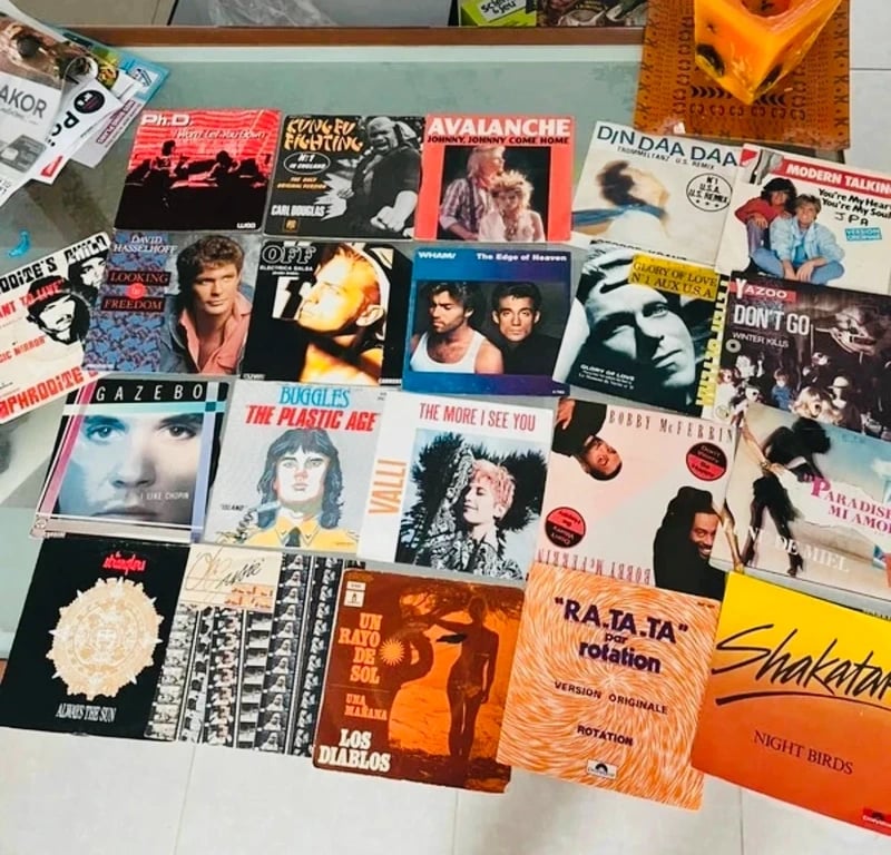 Lot de 45 tours pop internationale