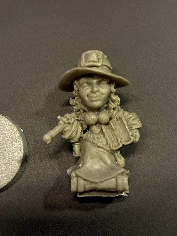Figurine La magicienne du Donjon de Naheulbeuk Fenryll