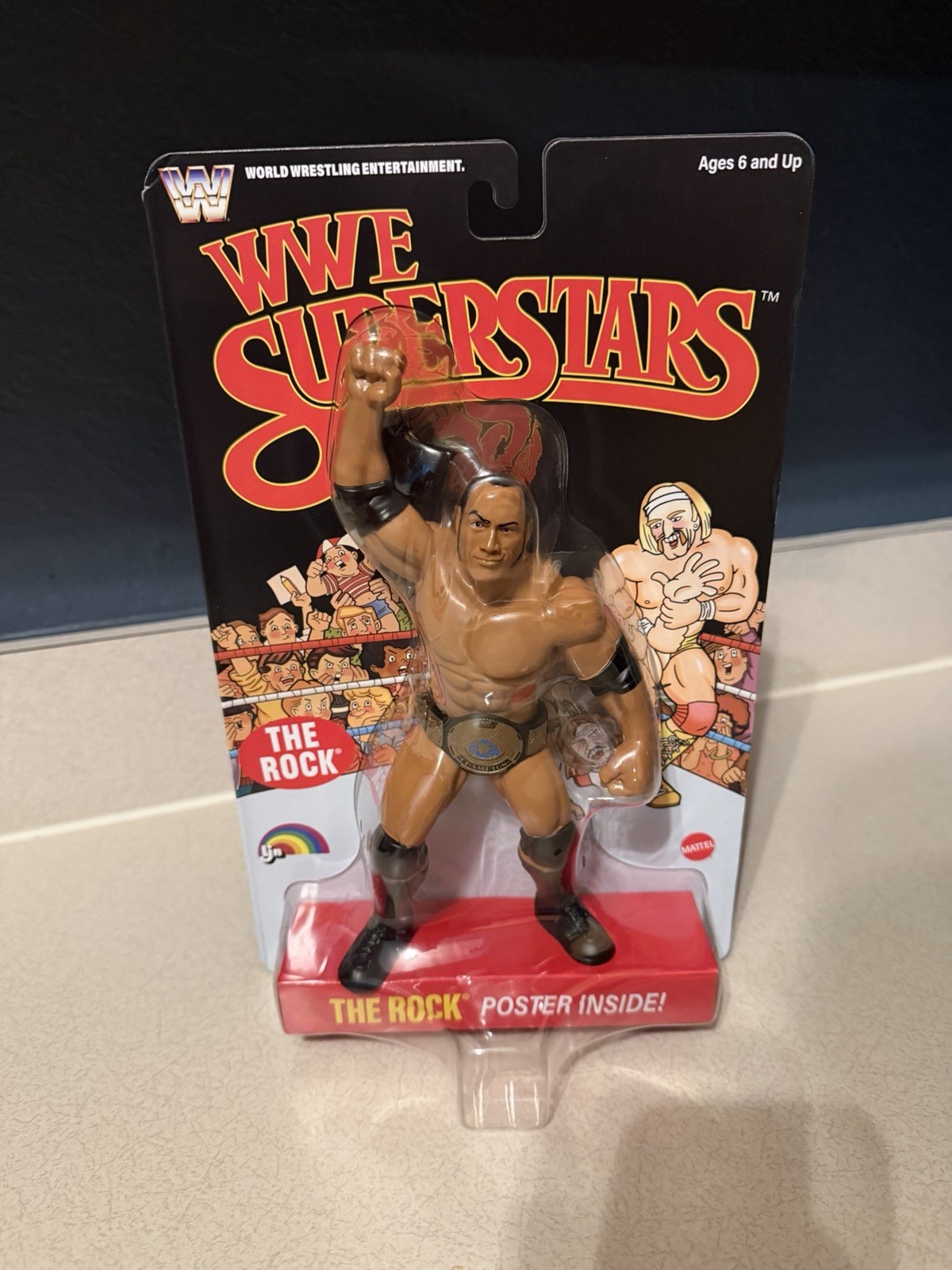 WWE Mattel LJN Superstars Figure Series 3 The Rock Black Card Chase in mano nuovo
