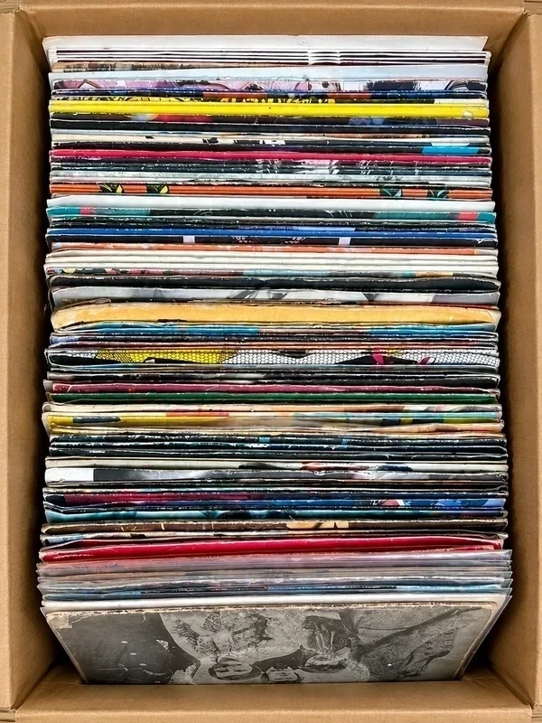 Lotto di 20 vinili 45 giri - Pop italiano ed internazionale anni 70-80 - Svuota cantina