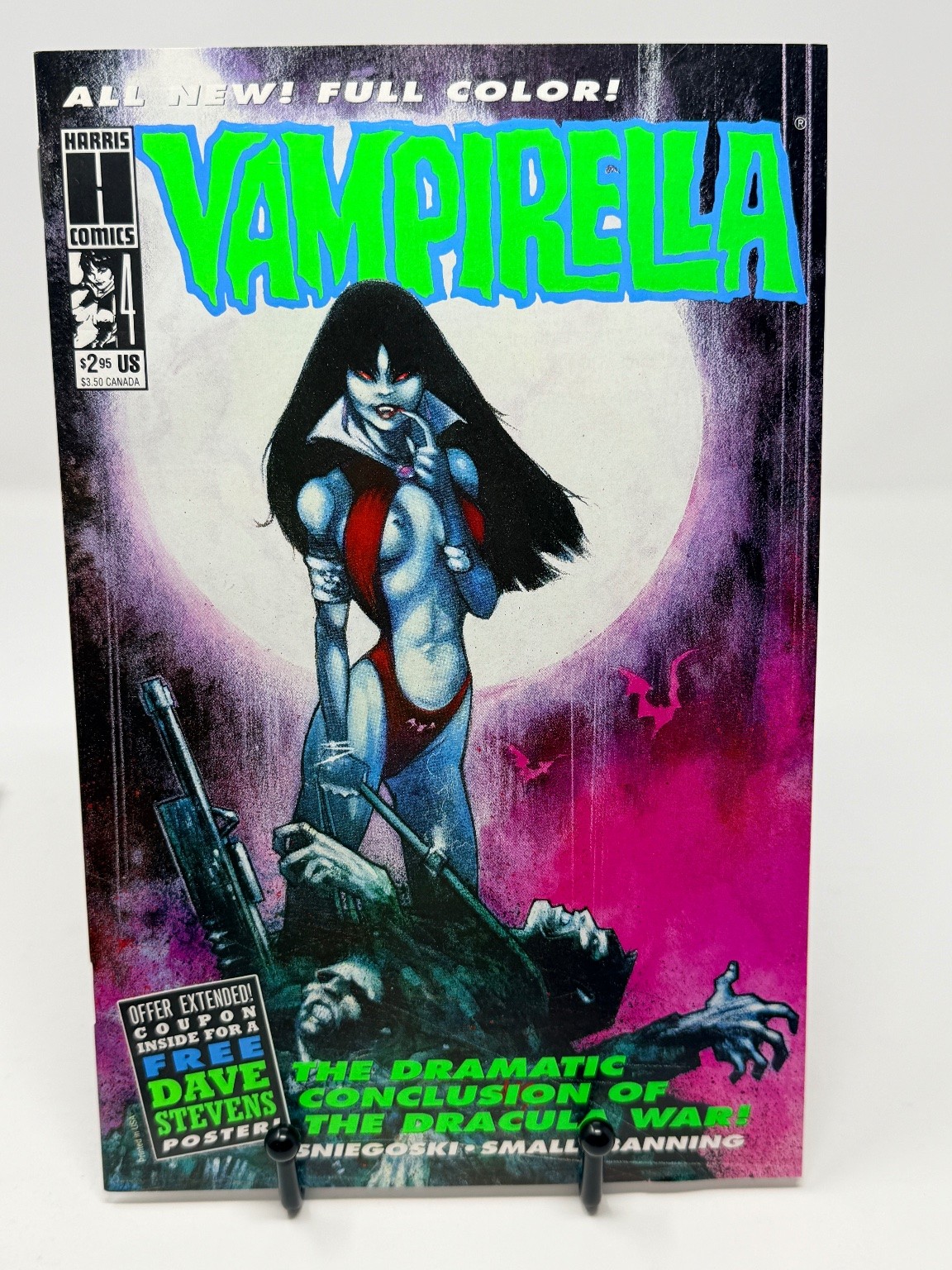 Vampirella #4 Snegoski Small Manning Harris Comics 1996 Dracula War Comic
