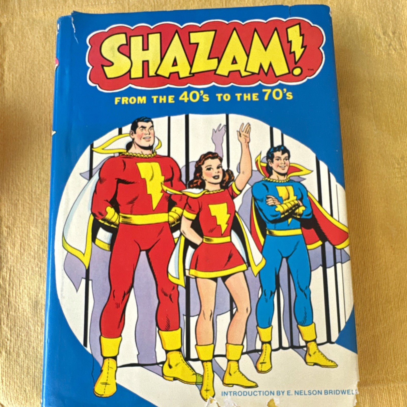 Shazam! Graphic novel dagli anni 40 agli anni 70 copertina rigida DC Color Bridwell
