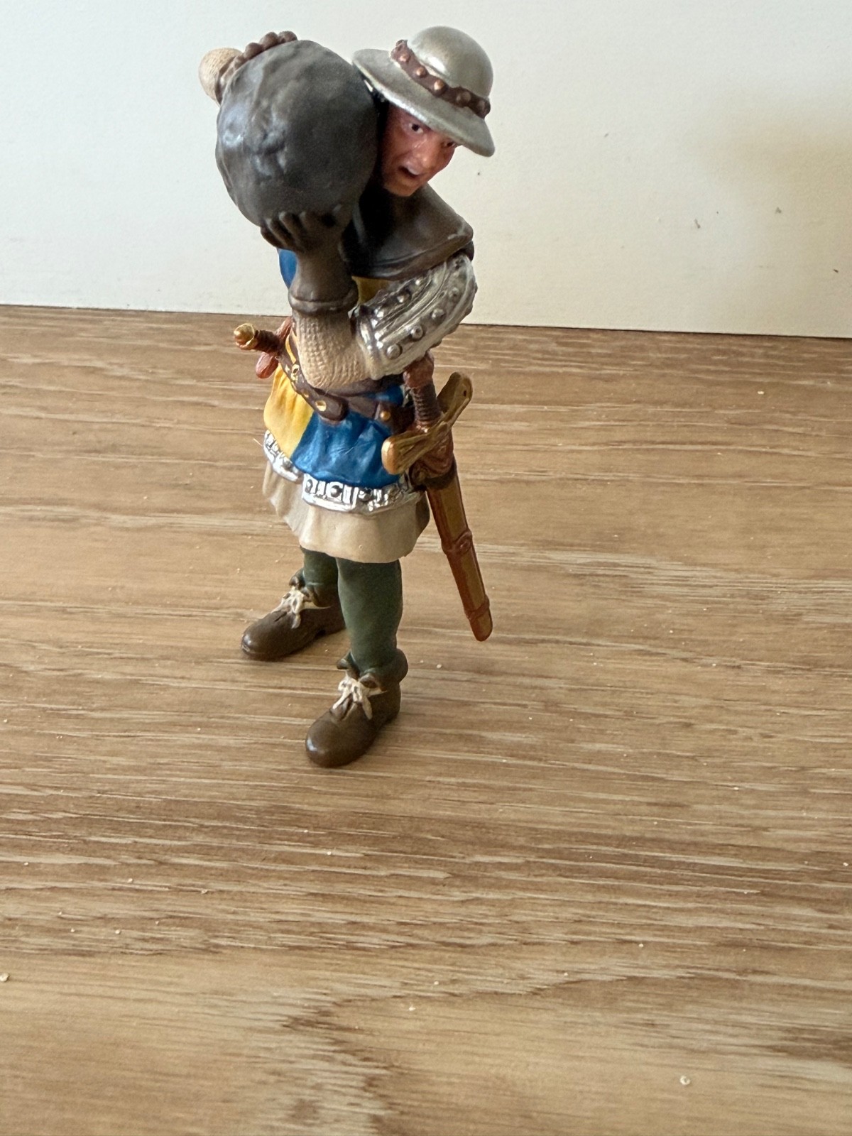 Schleich World of Knights 2008 70053 soldatino a piedi con figura in pietra