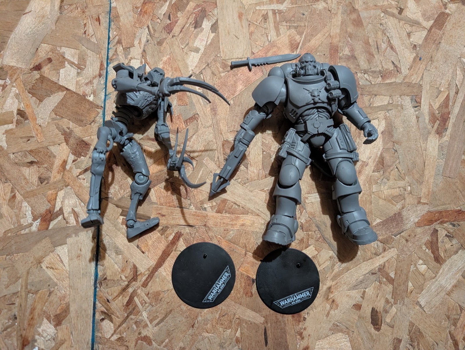 McFarlane Toys Warhammer 40K Necron Flayed One Space Marine Reiver Out of Box