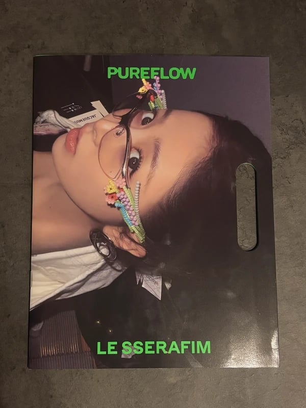 Album “Pureflow” de Lesserafim (Yunjin version)