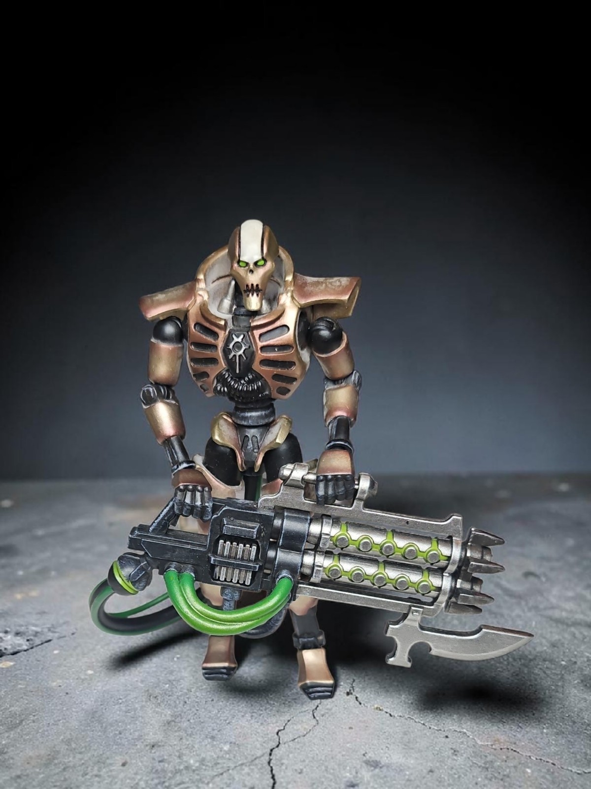 Modellino Joytoy 1/18 Necrons dinastia Szarekhan immortale con blaster Gauss 