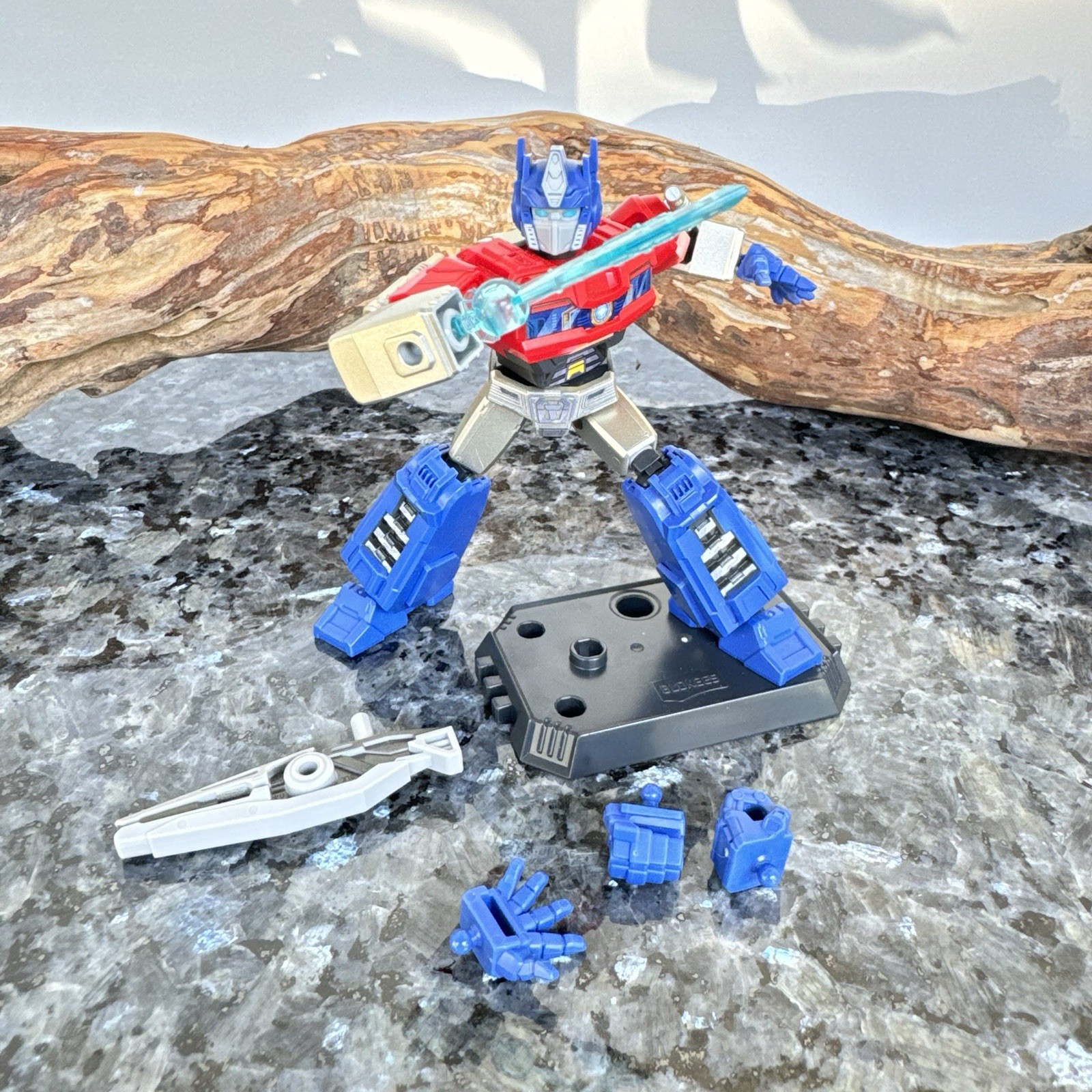 Modellino Blokes Transformers Galaxy versione 05 ONE "Optimus Prime" completo