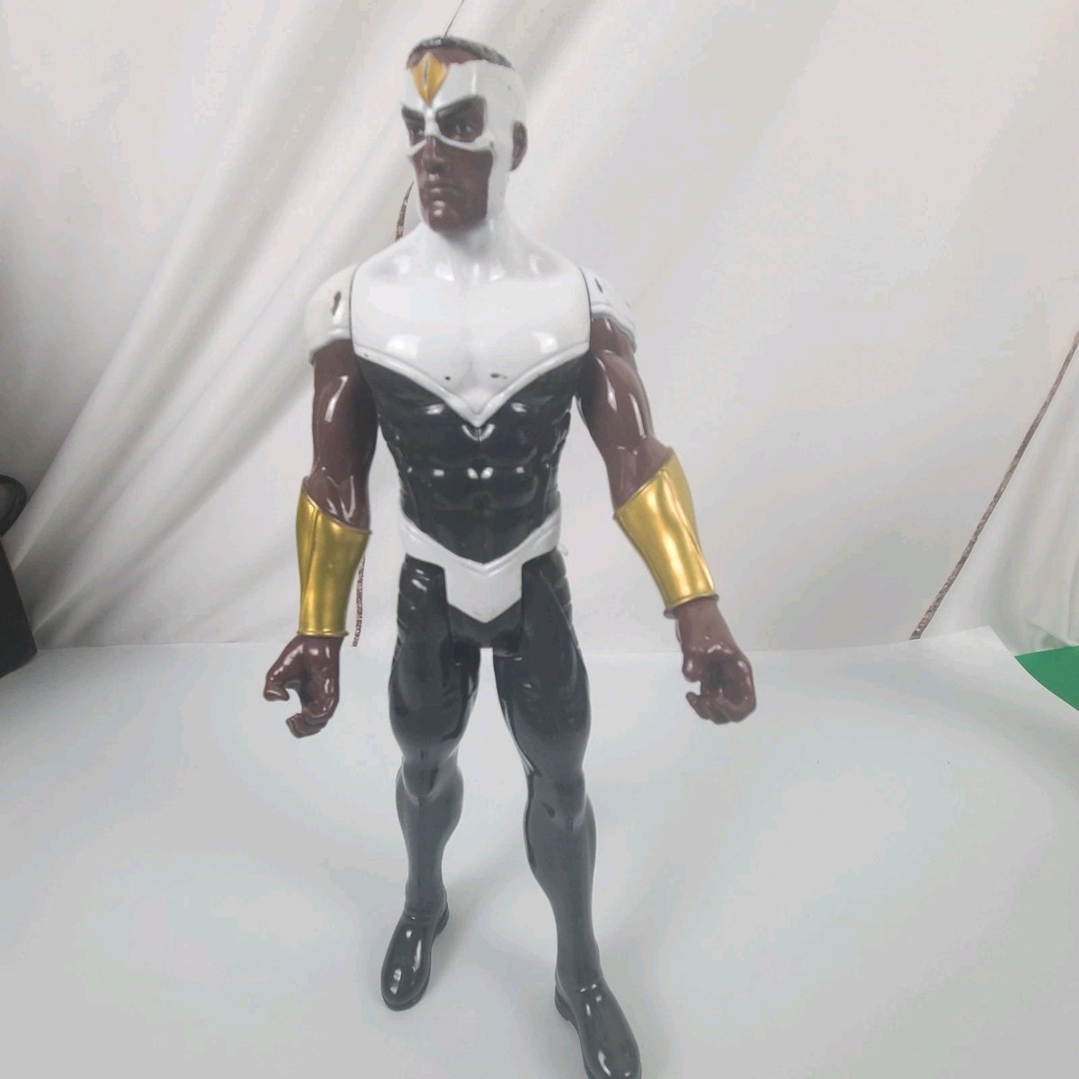 Modellino Marvel Titan Hero Series Falcon 12" 2014 *Incompleto Ali mancanti