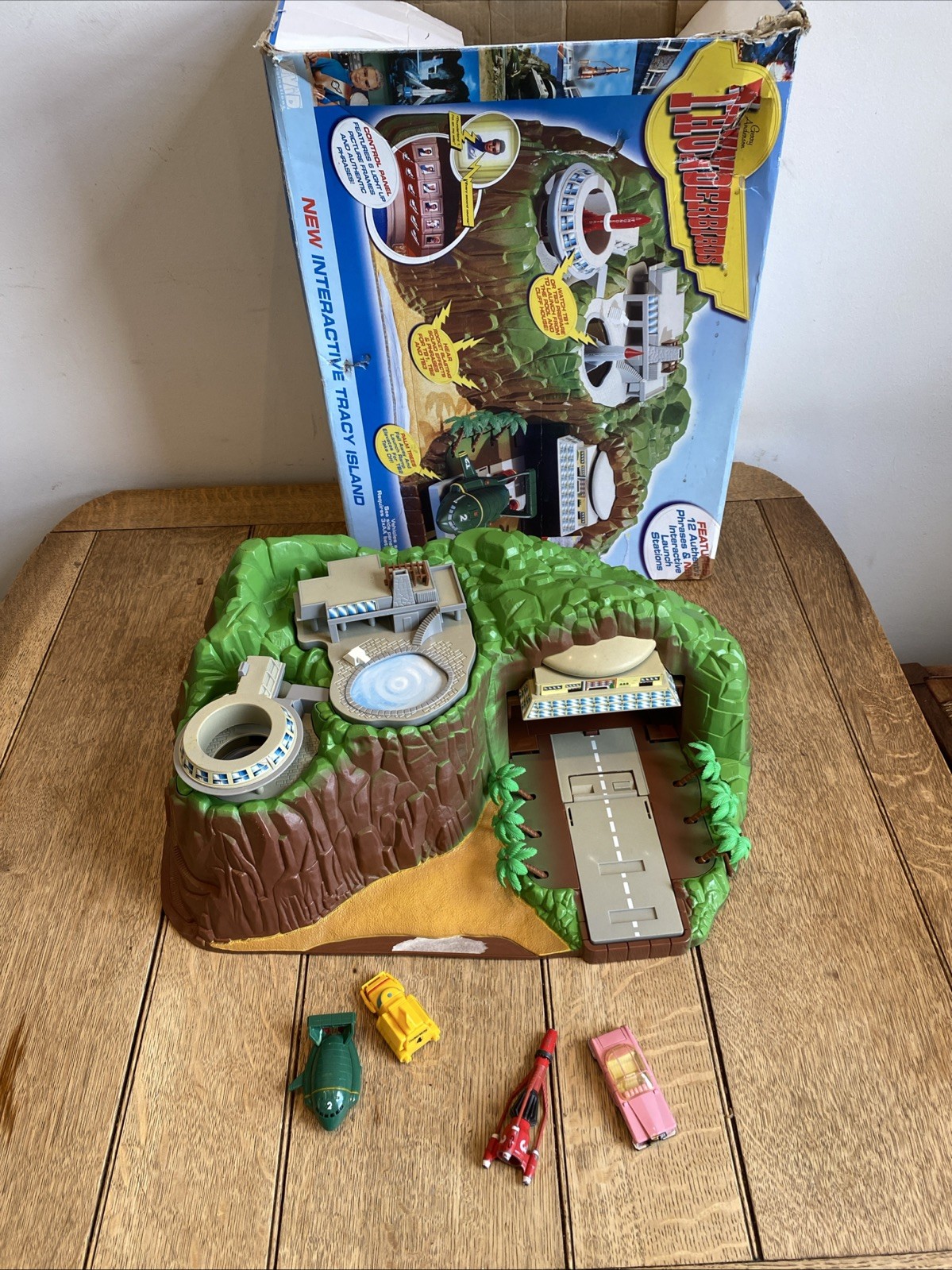 Thunderbirds Tracy Island Playset Elettronico Non Funzionante
