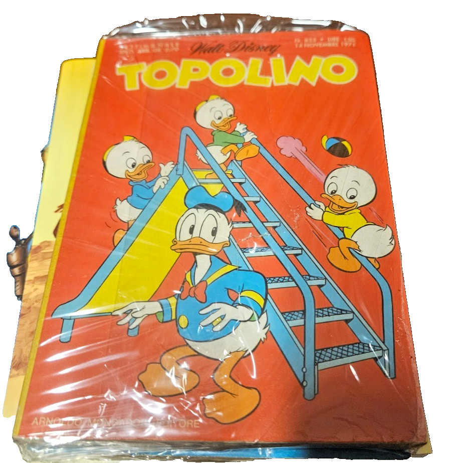 TOPOLINO N 833 CON GADGET ADESIVI