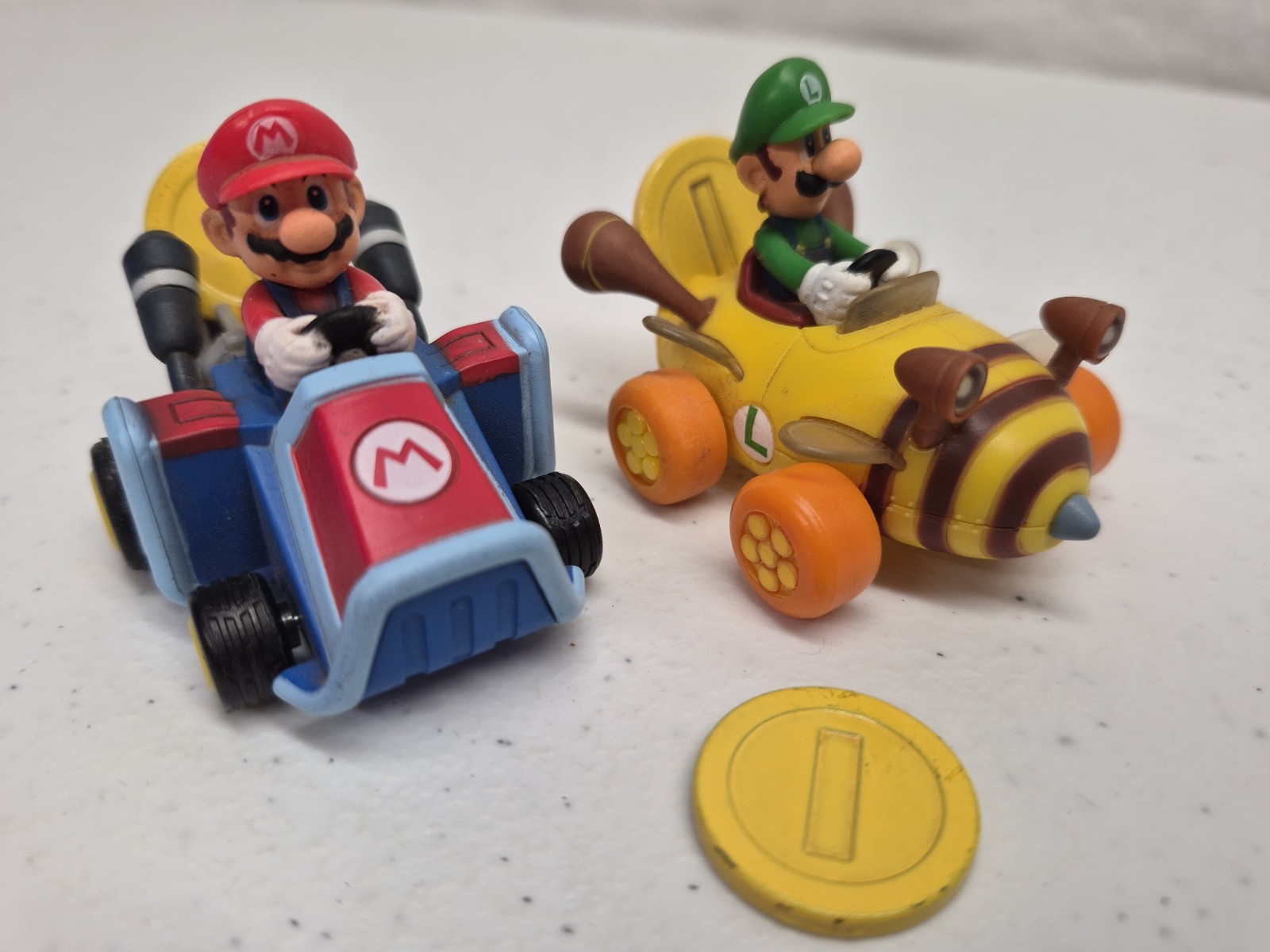 Jakks World of Nintendo Super Mario Coin Racers Figure Luigi Mario Pull Back