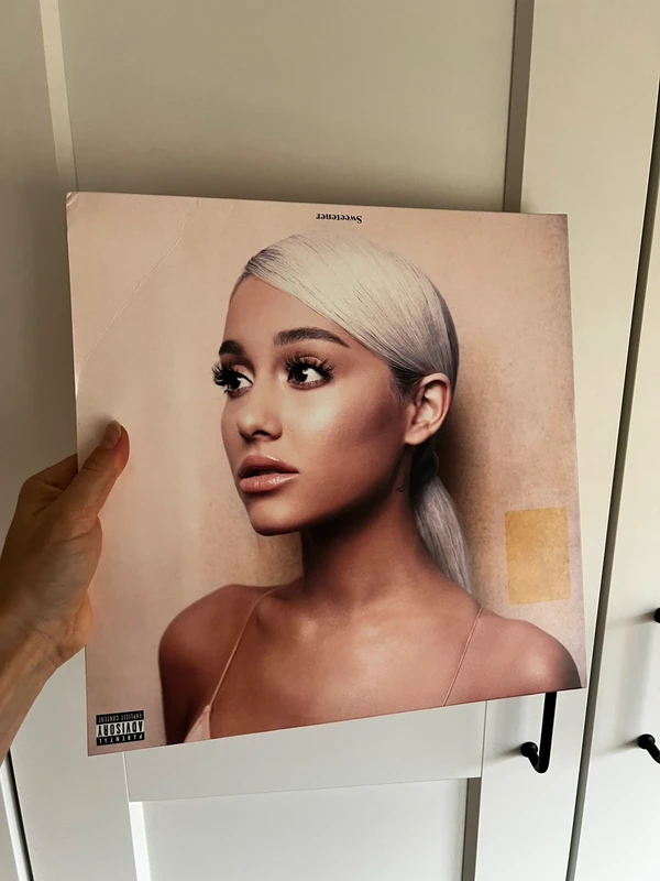 Ariana Grande Vinyl Sweetener / schwarz
