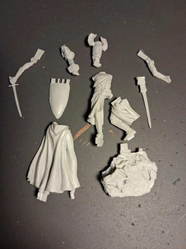 Figurines