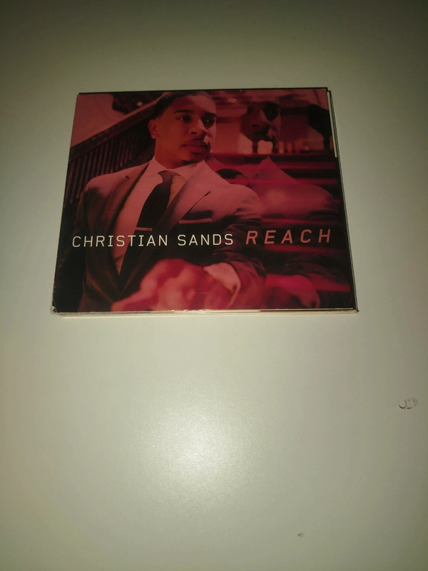 Christian sands raech