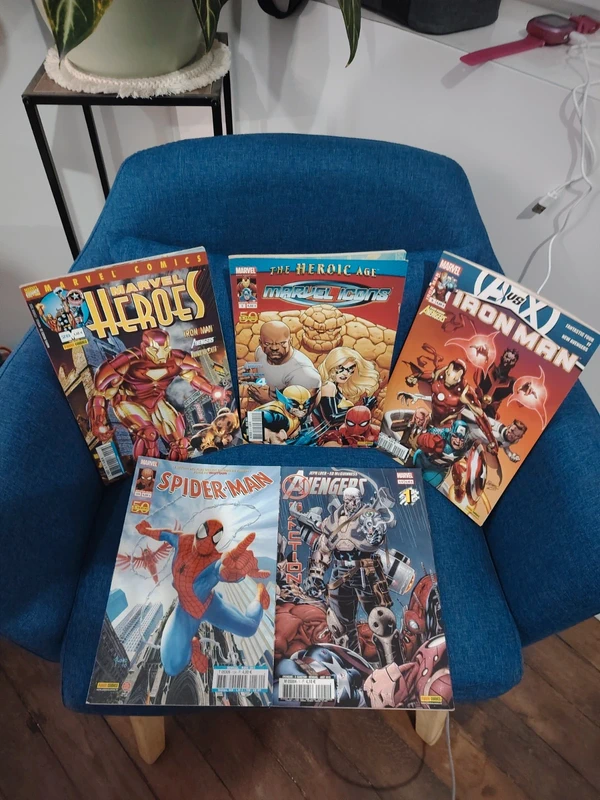 Lot de 7 BD souples Marvel + 1 cadeau