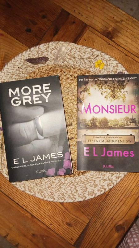 Lot more grey et monsieur