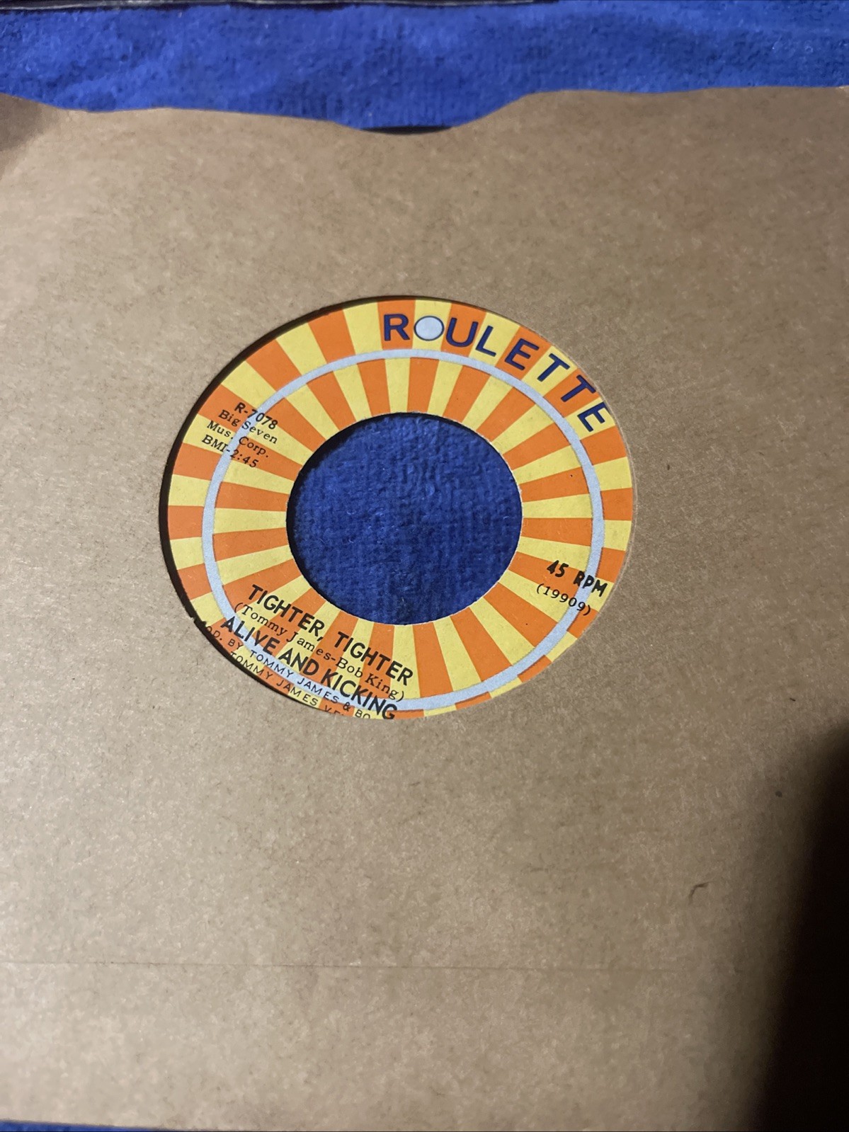 Alive And Kicking ~ Tighter, Tighter/ Sunday Morning ~ Roulette 45 RPM Near Mint