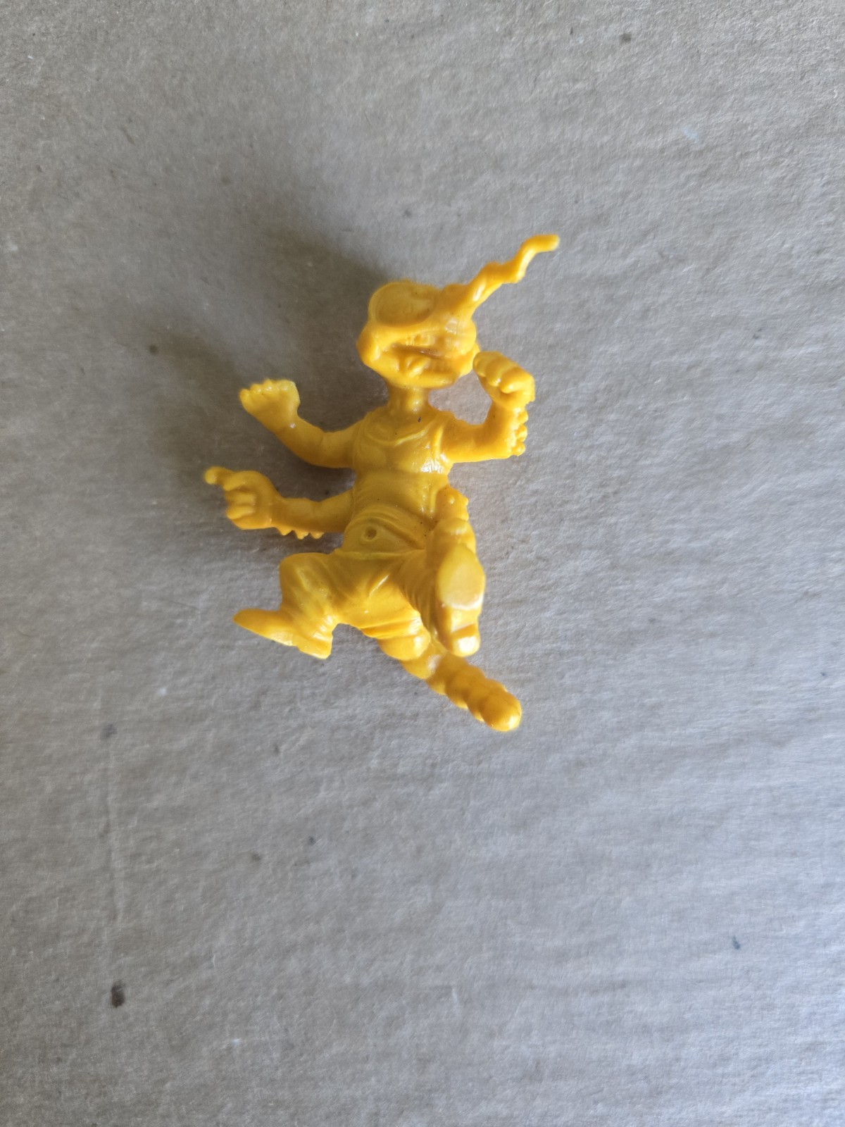 1990 Playmates Teenage Mutant Ninja Turtles Screwloose Accessory Mini Figure 