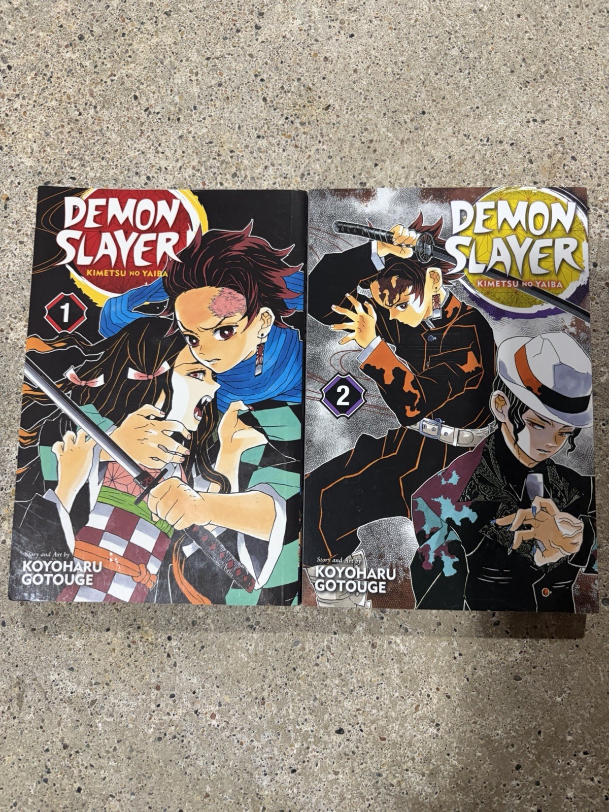 Lotto manga Demon Slayer: Kimetsu no Yaiba Vol 1-2 di Koyoharu Gotouge