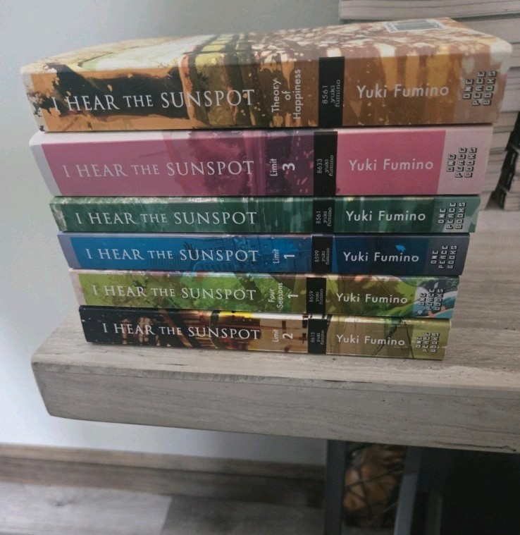 Set manga BL I Hear the Sunspot