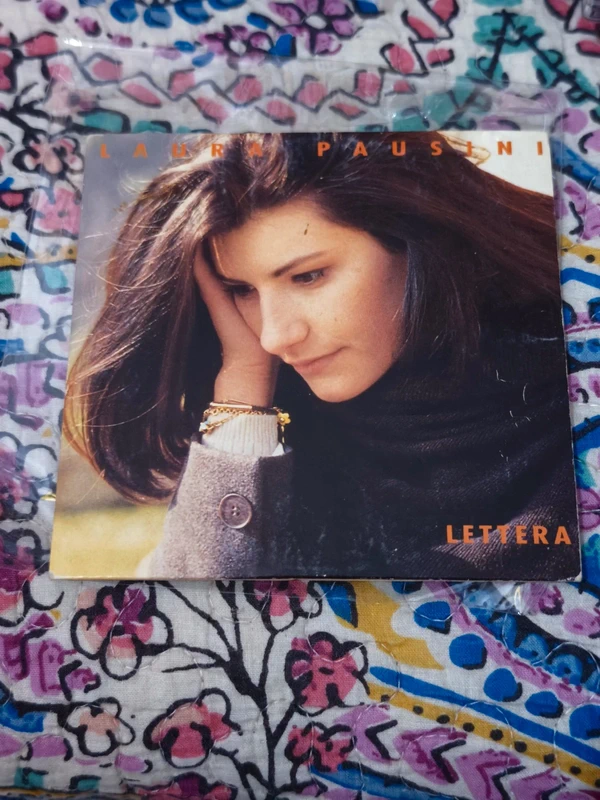 Laura Pausini single Lettera y La Soledad