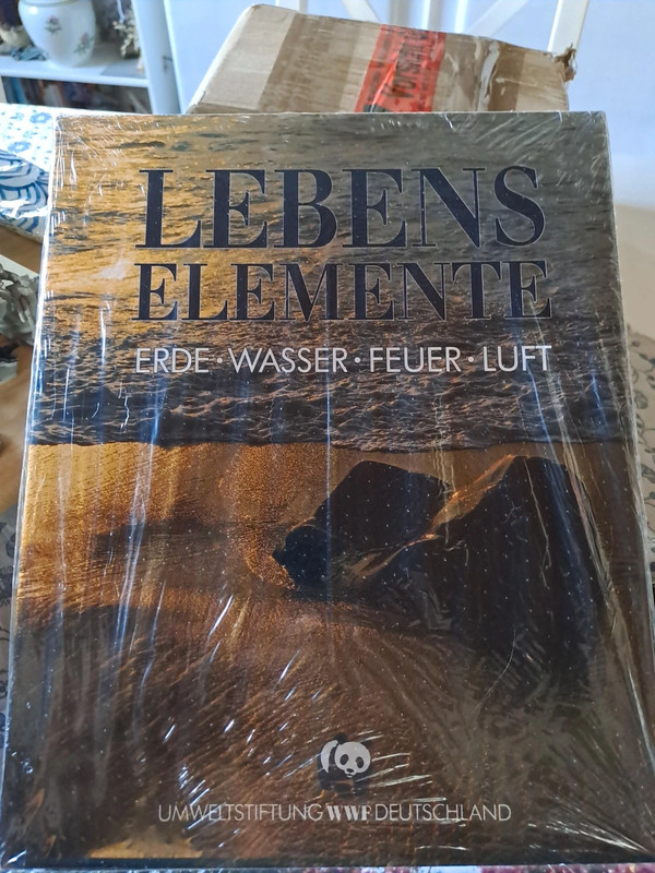 Lebens Elemente: Erde - Wasser - Feuer - Luft“