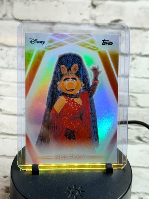 2026 Topps Chrome Walt Disney rifrattore sp inserto Muppets Miss Piggy arancione #187