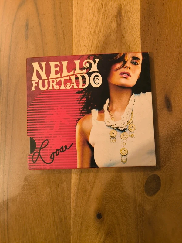 Cd de Nelly Furtado