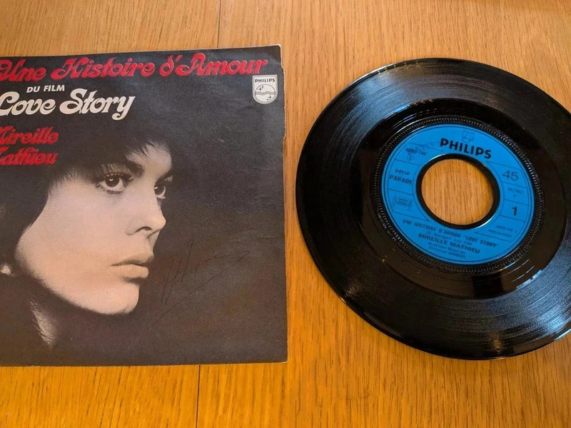 45 tours Mireille Mathieu : Une histoire d'amour