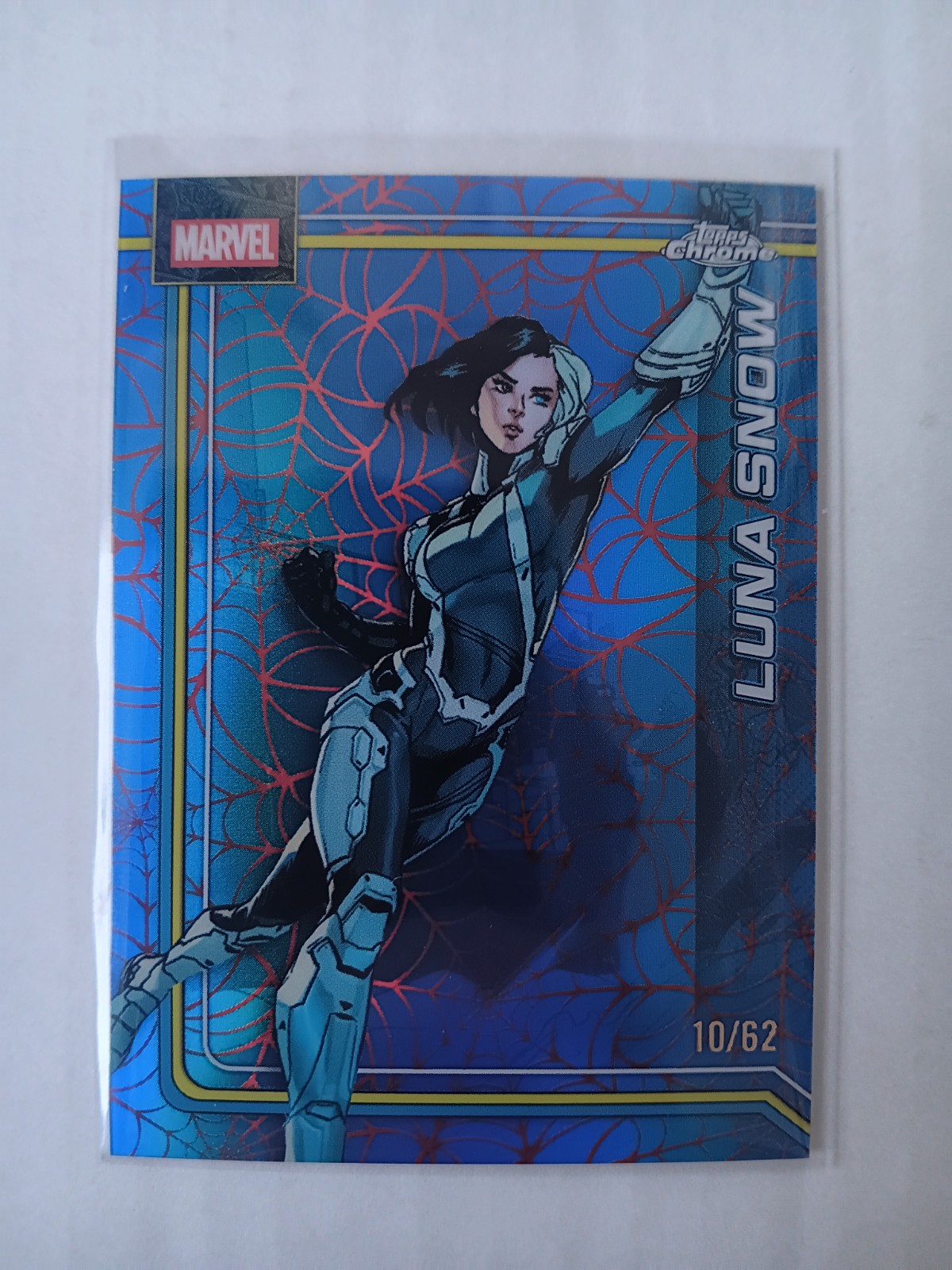 2026 Topps Chrome Marvel Luna ragnatela blu neve rosso 10/62