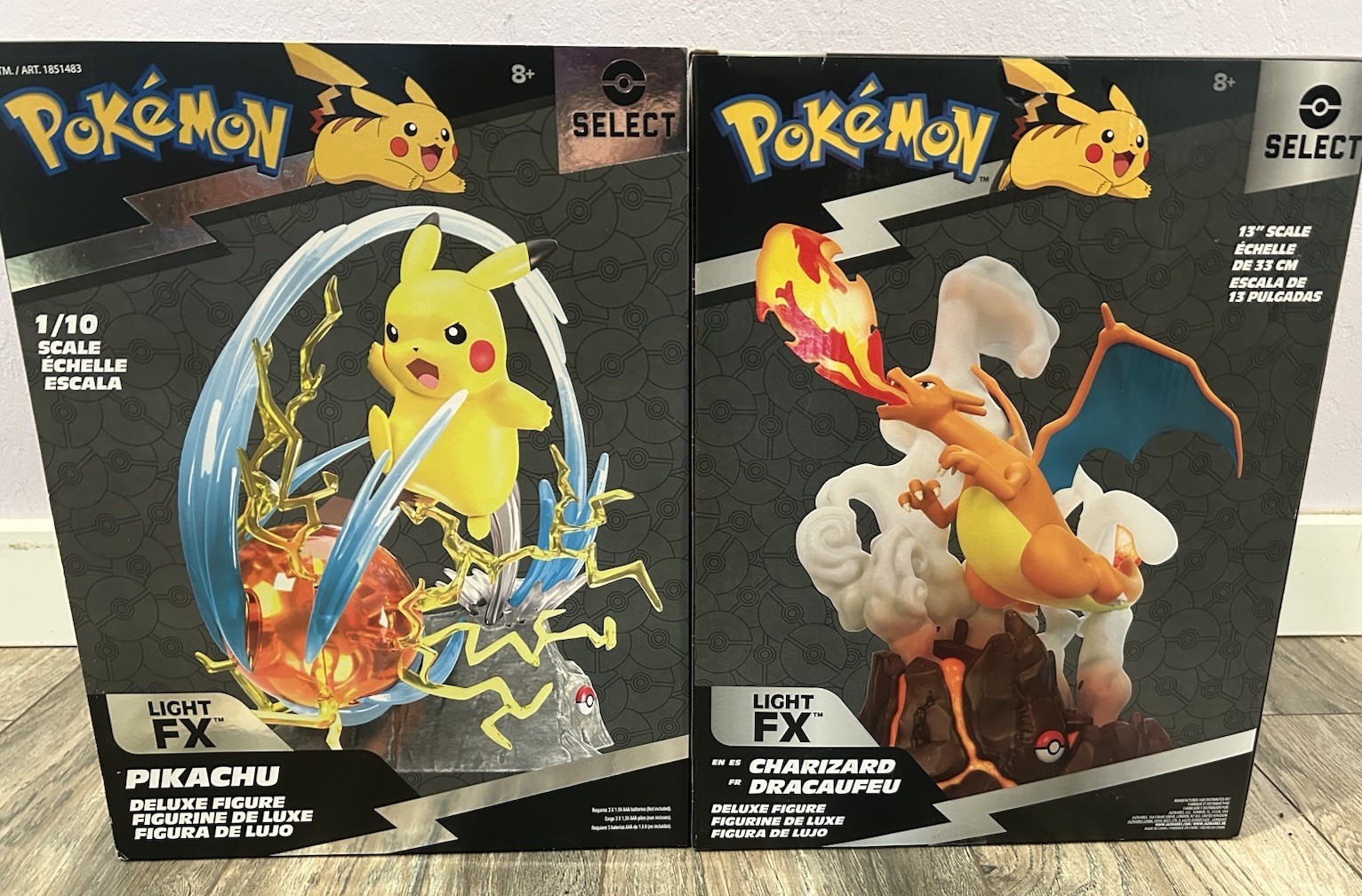 Pokemon Pikachu & Charizard Select 1:10 Scale LIGHT FX  Deluxe Figures Jazwares